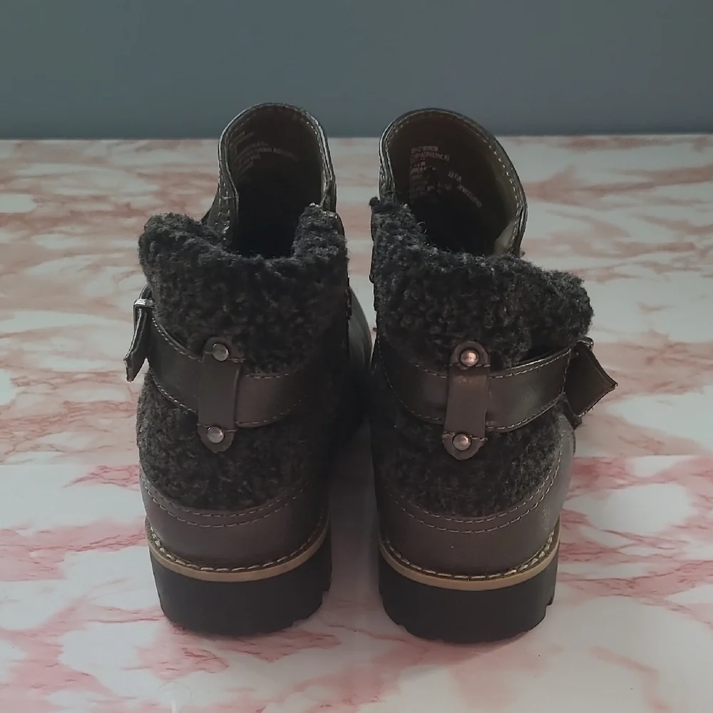 GUC Cliffs by White Mountain Dark Gray Faux Shearling Winter Ankle Boots Sz 7.5M